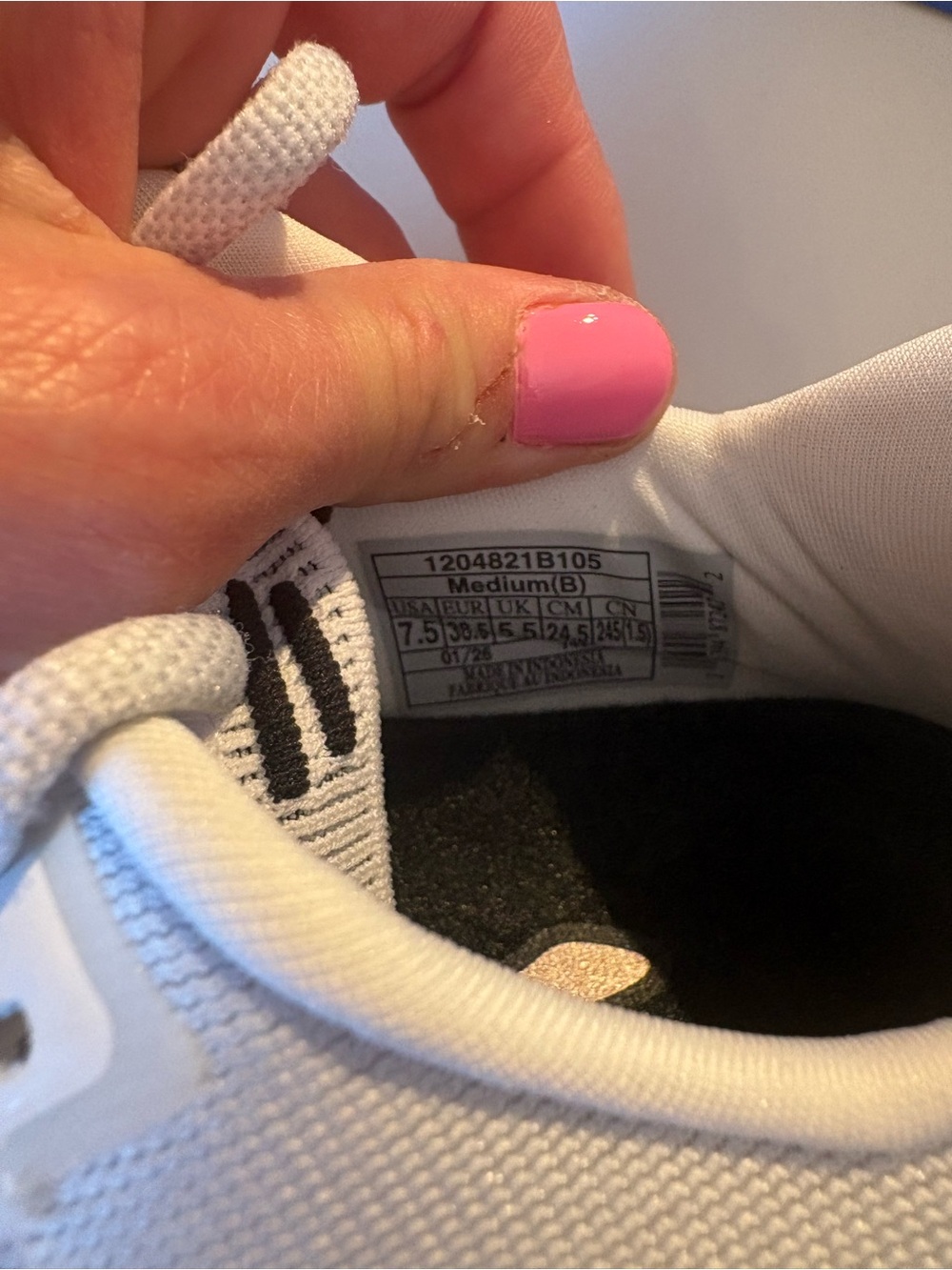Brooks Ghost 18! White Running Shoes with Black Logo Accent - Picture 5 of 8